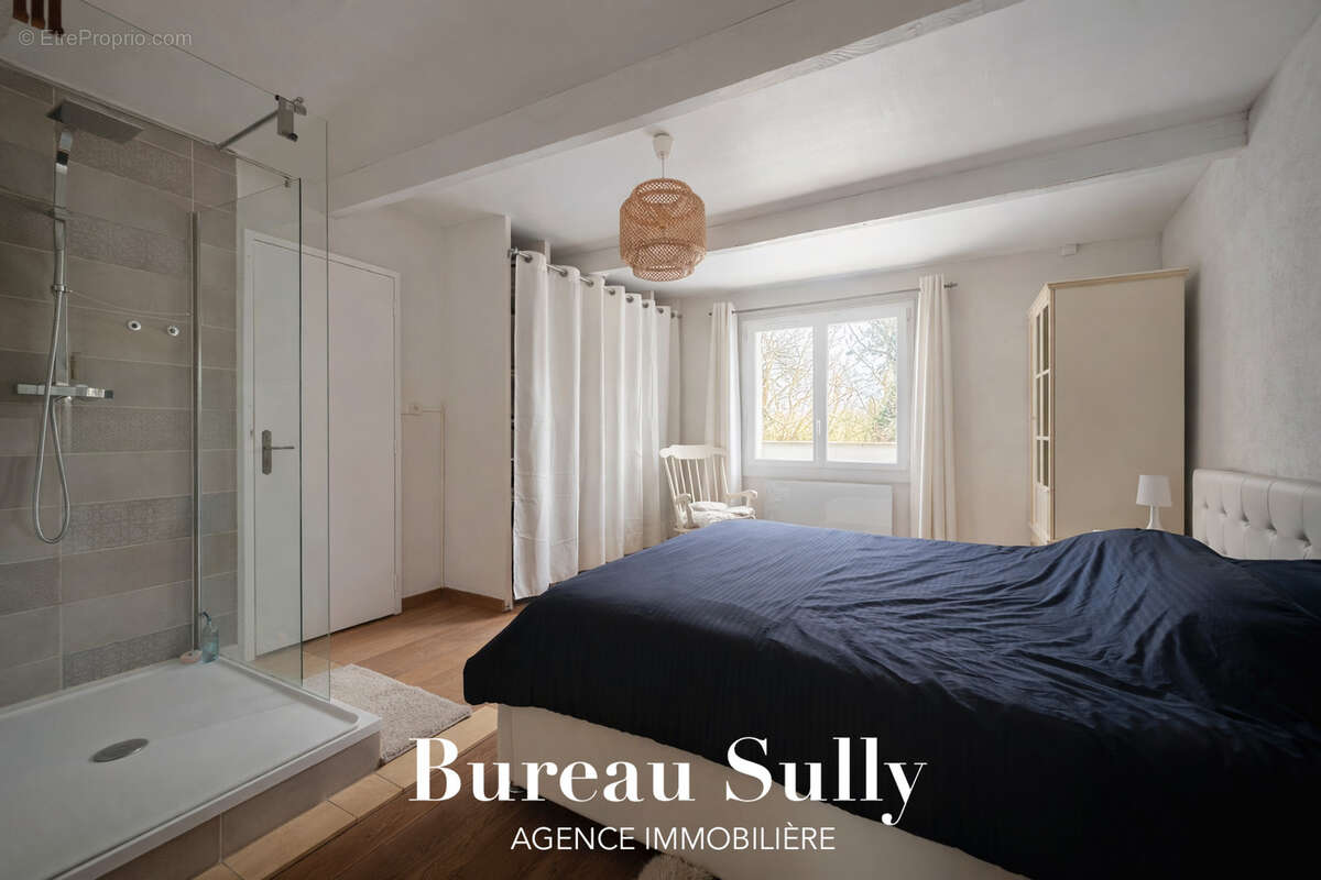 Appartement à CHARBONNIERES-LES-BAINS