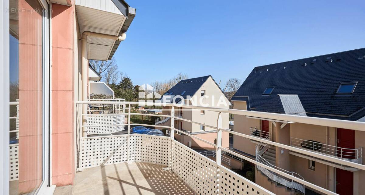 Appartement à HEROUVILLE-SAINT-CLAIR