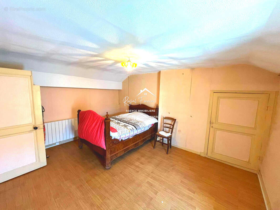 Chambre 1er étage - Maison à VELLECHES