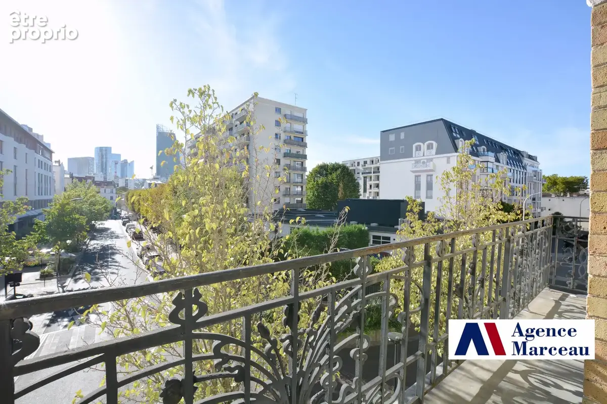 Appartement à COURBEVOIE
