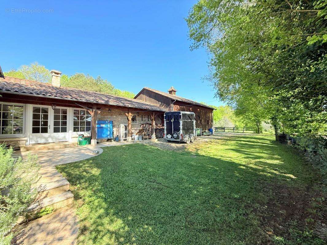 Maison à SAINT-FELIX-DE-BOURDEILLES