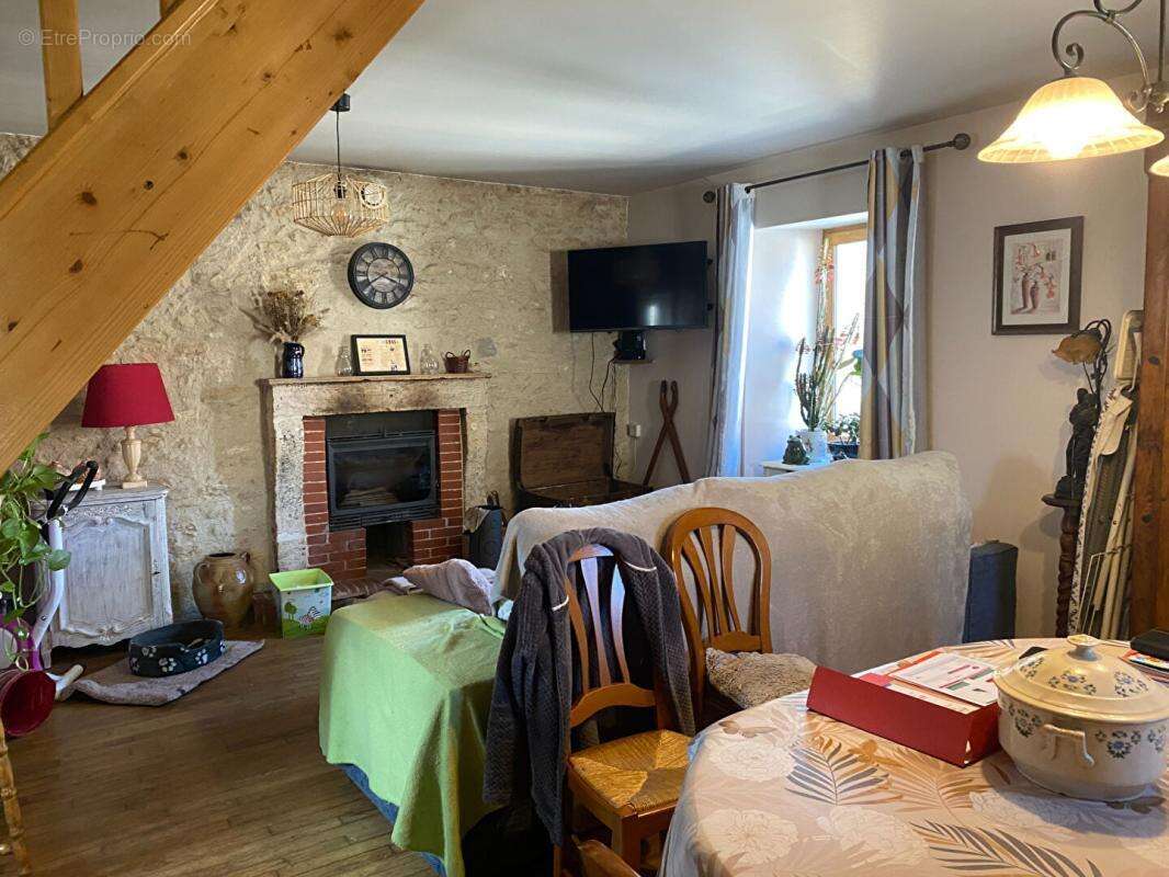 Maison à RUFFEC