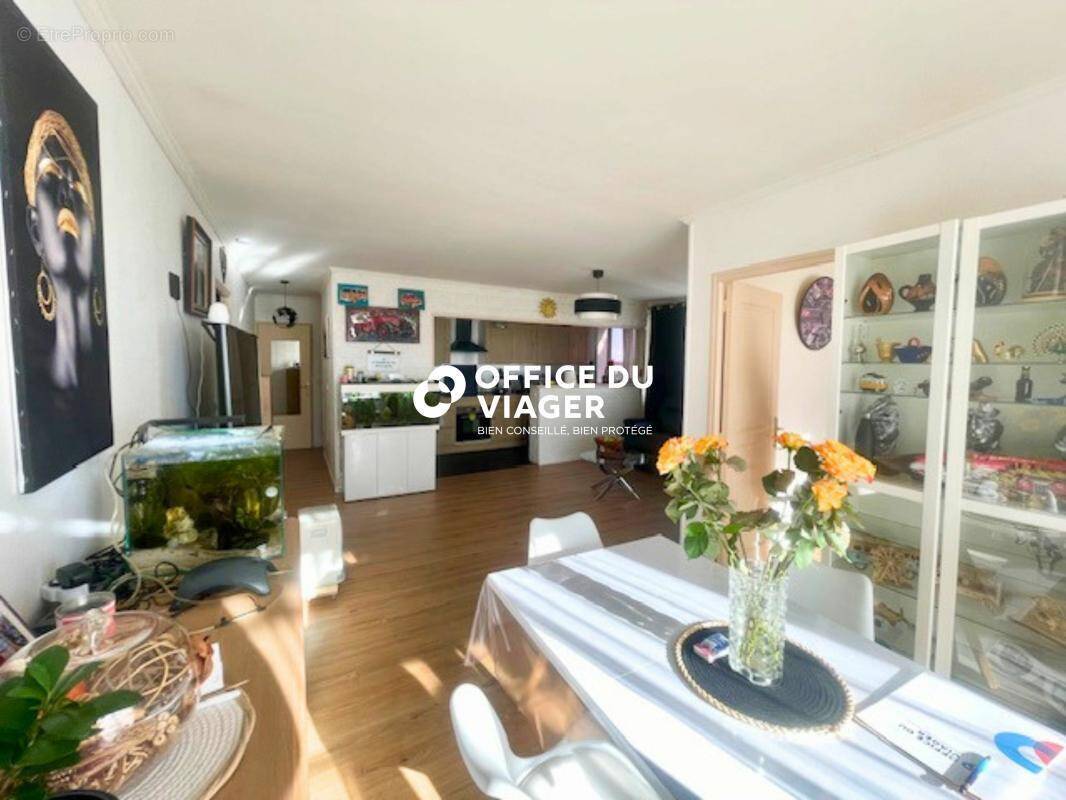 Appartement à VILLENEUVE-LA-GARENNE