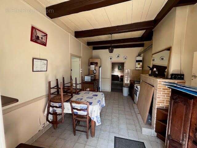 Maison en pierres à rénover et dépendances à 10 mn de la plage - photo 4