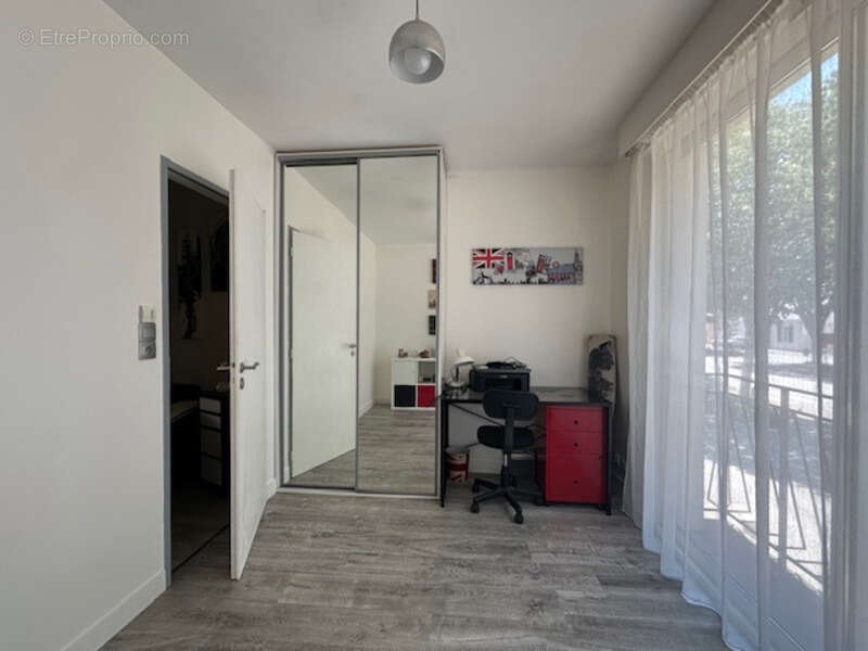 La Roche-sur-Yon, maison avec garage et jardin clos, trois chambres - photo 8