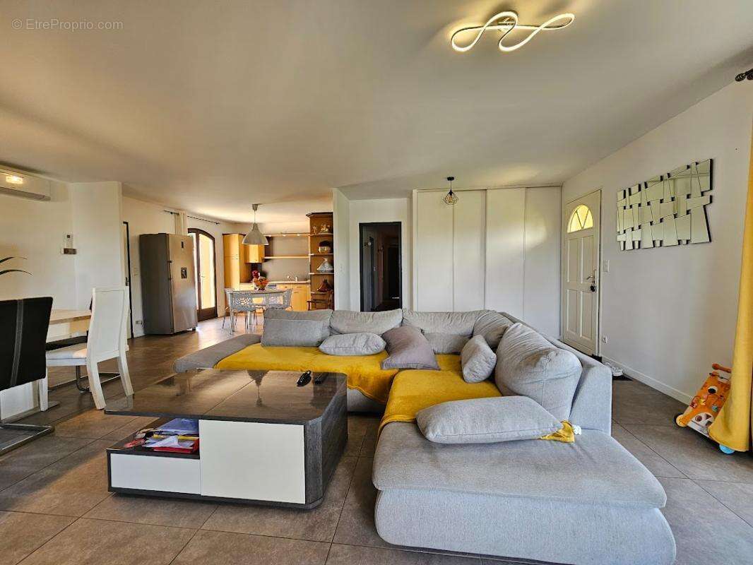 Secteur PUYMIROL : Maison 5 pièce(s) 120 m2 - Garage - Piscine - Jardin - photo 6