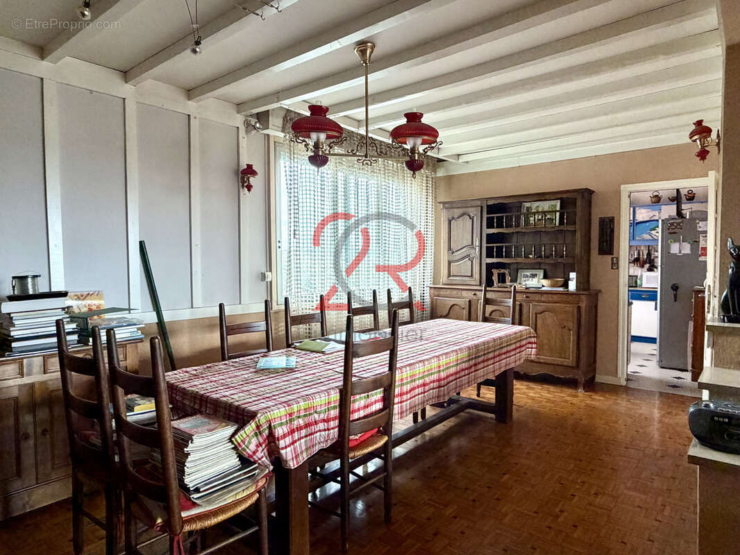 Maison familiale de 229m2 à rénover - photo 4