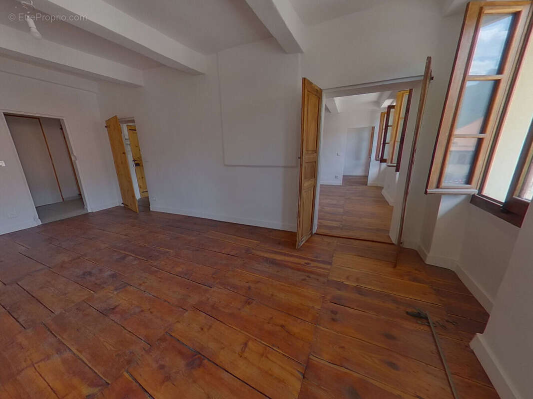 Type 4  centre ville barcelonnette - photo 11