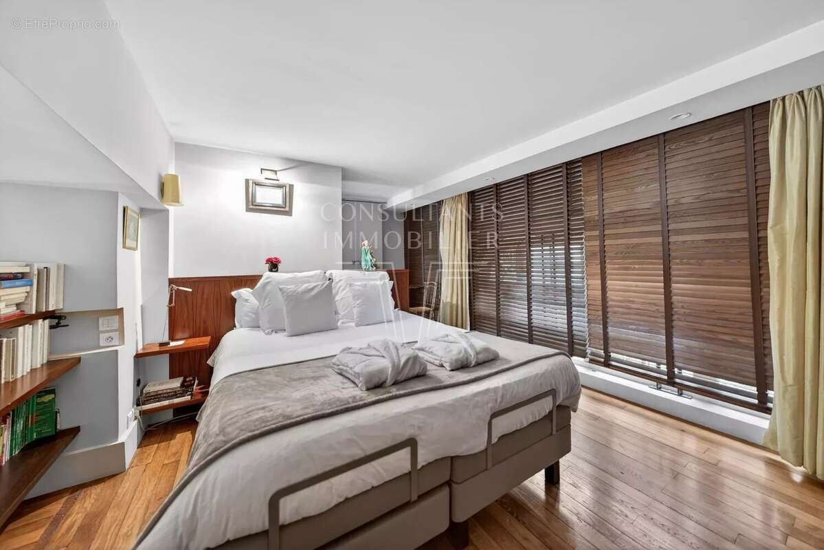 Appartement à PARIS-3E