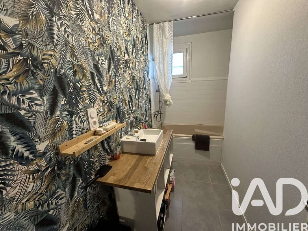 Photo 9 - Maison à LANDIVISIAU