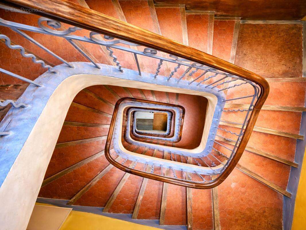 Appartement à MARSEILLE-1E