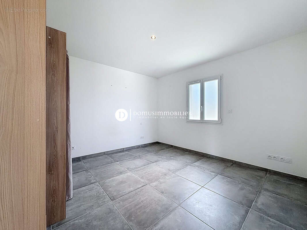 Appartement à SAINT-SATURNIN-LES-AVIGNON
