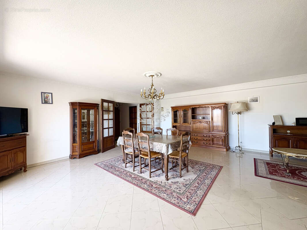 Appartement à SANARY-SUR-MER