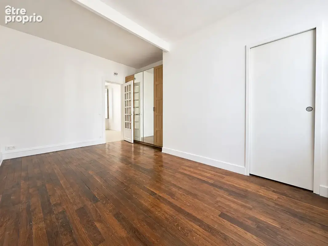 Superbe appartement 2 pièces de 38 m2 - Métro commerce PARIS 15 - photo 5