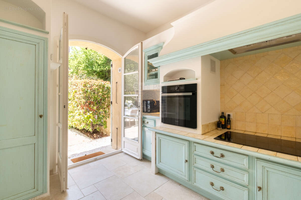 Superbe appartement - grand standing - 110m2 - Cagnes sur Mer - photo 10