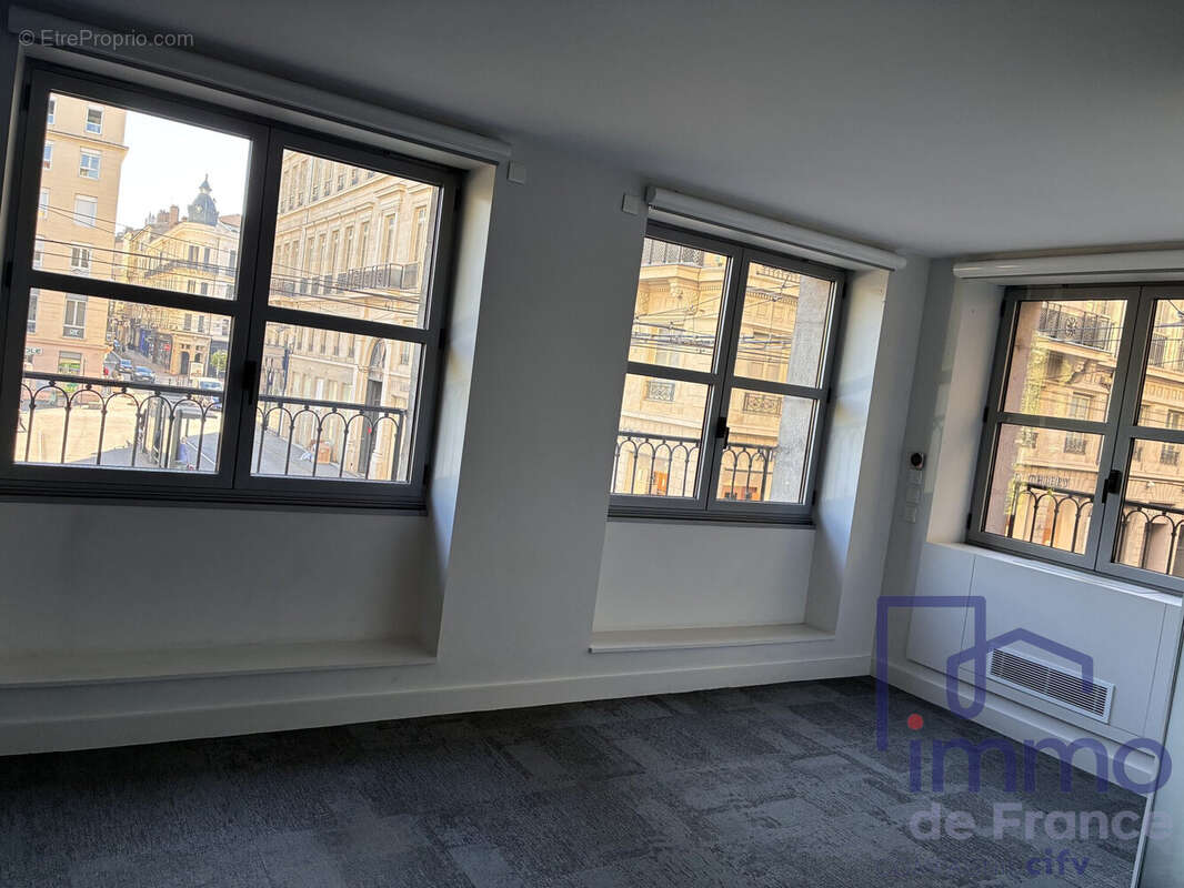 Commerce à SAINT-ETIENNE