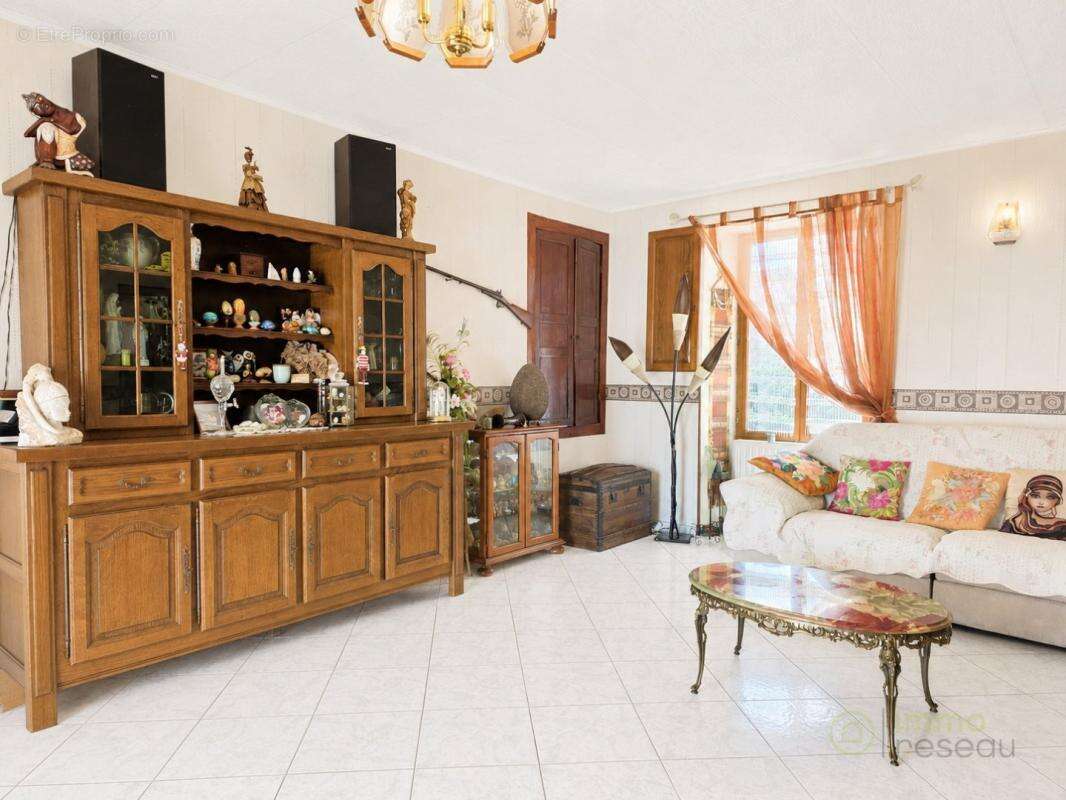 Maison 135 m² à Cellefrouin  - photo 8