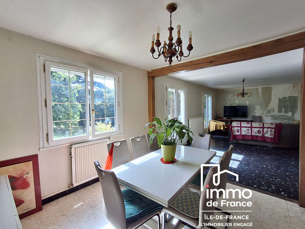 Maison à LIMETZ-VILLEZ