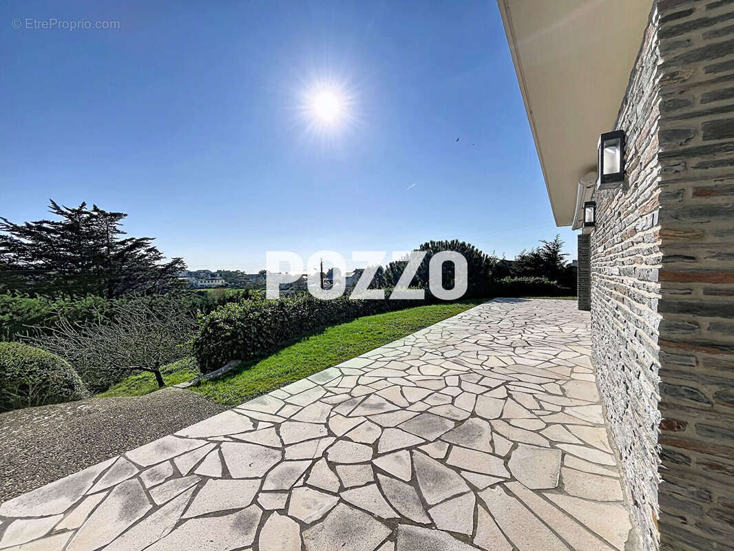 Maison Granville 9 pièce(s) 260 m2 - VUE MER - PISCINE - 7 CHAMBRES - MANDAT CLE - photo 16