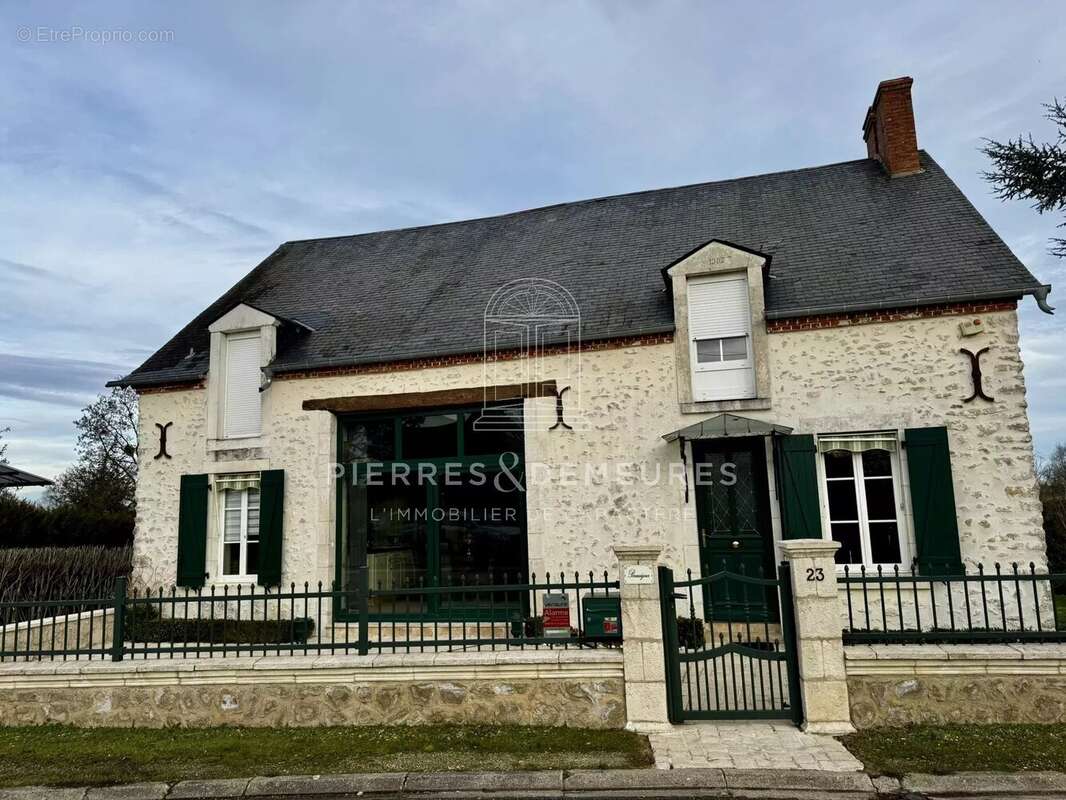Maison à SAINTE-THORETTE