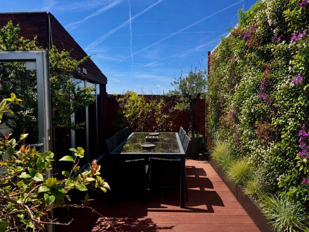 Appartement à LEVALLOIS-PERRET