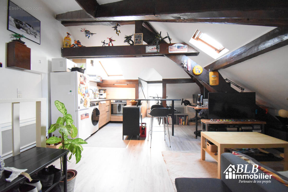 Appartement à NEAUPHLE-LE-CHATEAU