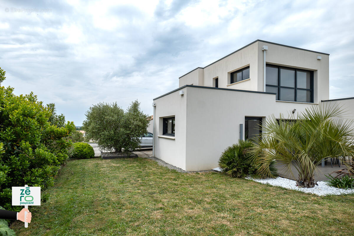 Maison à LES HERBIERS