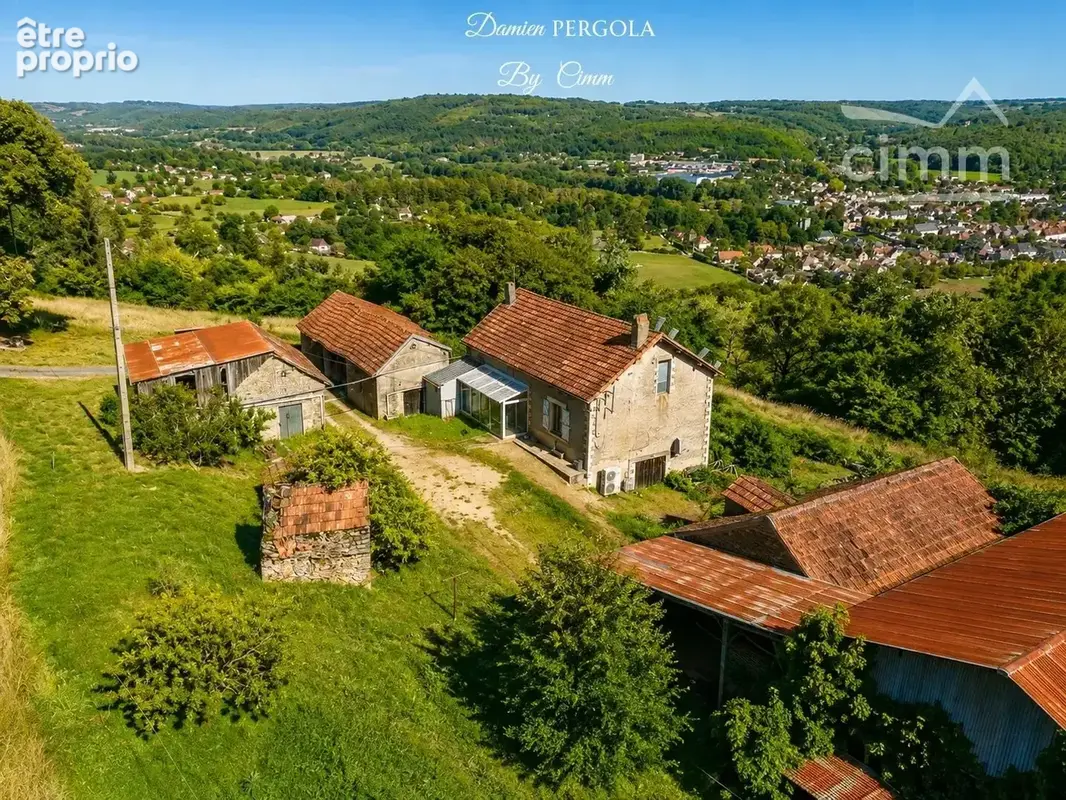 Corps de ferme avec près de 3 hectares et vue dominante – Bien rare à Montignac-Lascaux - photo 1