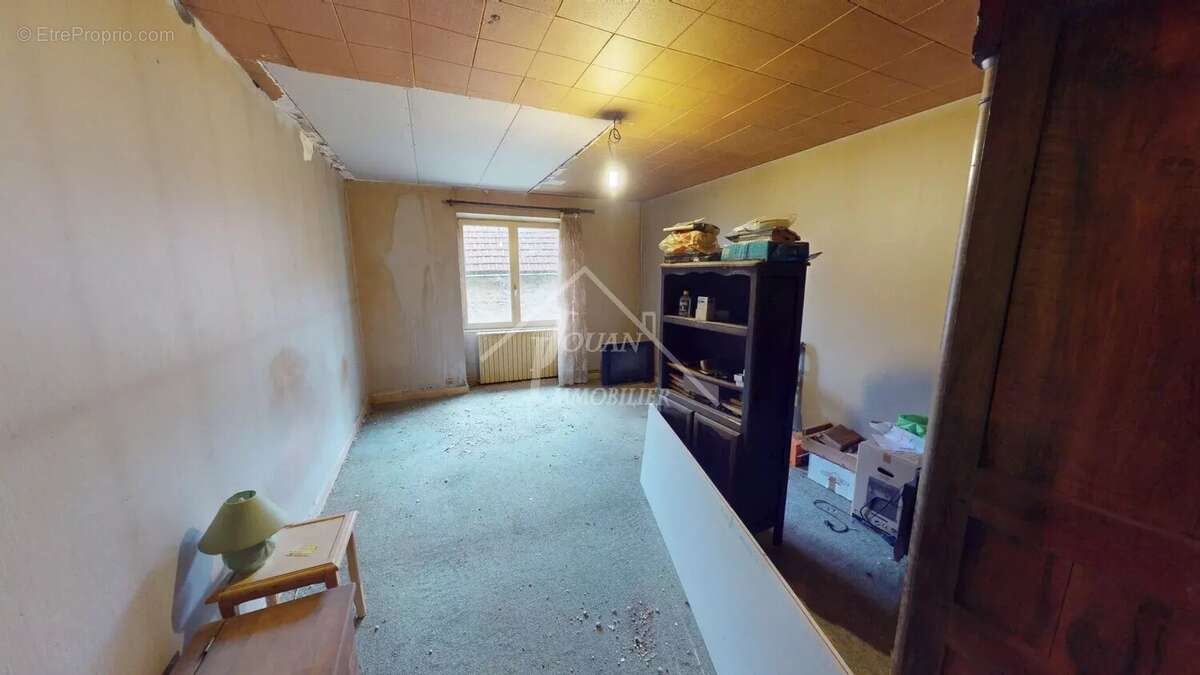 Maison à BELLENAVES