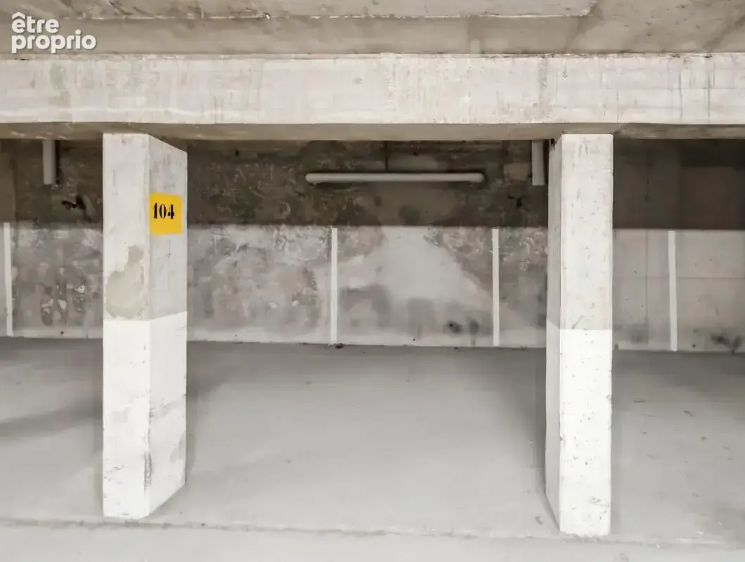  Trois places de parking en sous-sol – Résidence Clos de Lorette à Olivet  - photo 3