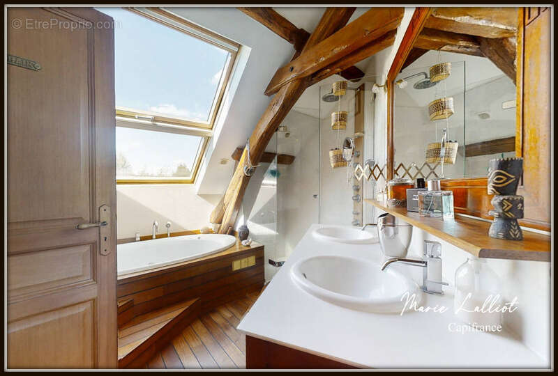 Propriété Pierres apparentes, 242m², 5 chambres, Dortoir enfant et mezzanine, Loiret, Piscine, Jacuzzi, Terrain de tennis, Garag - photo 13