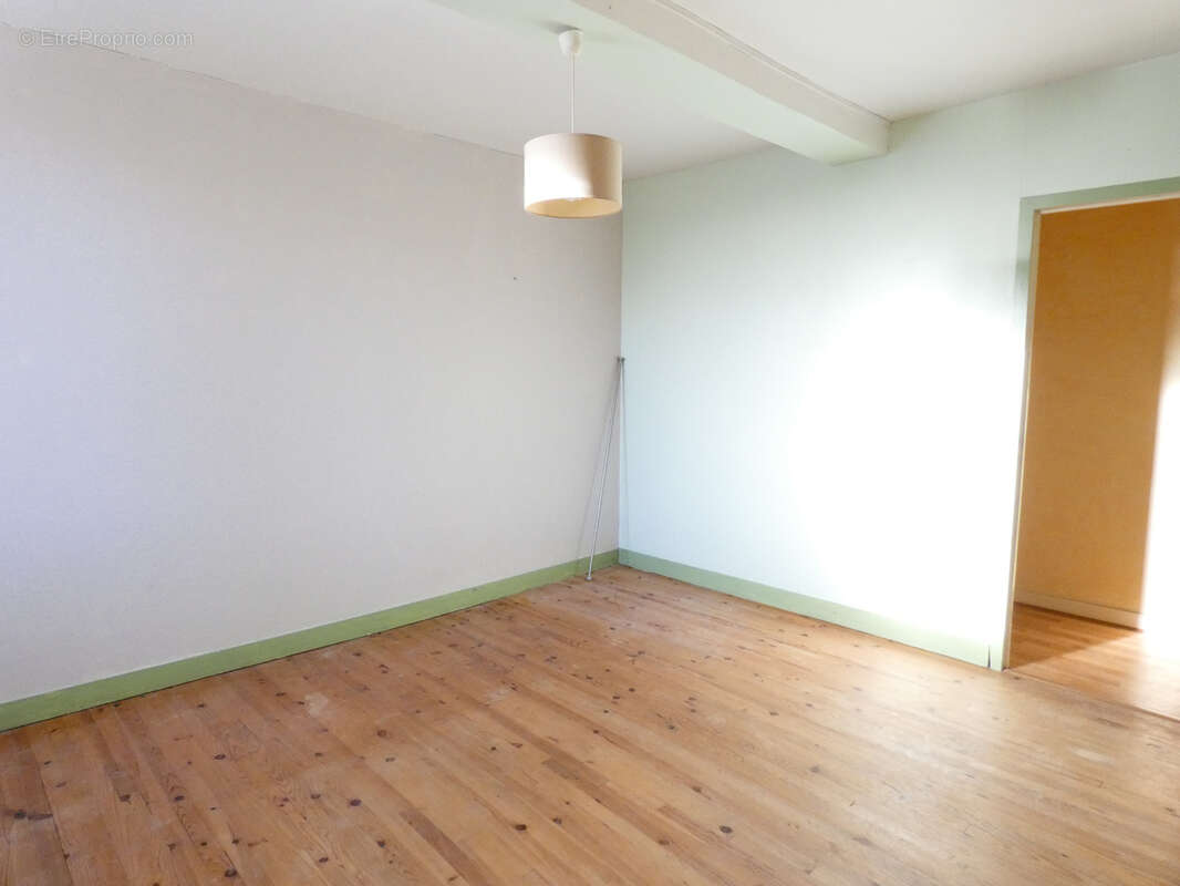 Maison à MORTAGNE-SUR-GIRONDE