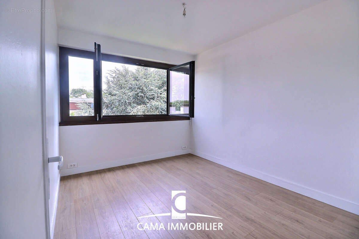 Appartement 4/5 pièces 106 m2 en dernier étage, le parc montaigne - photo 8