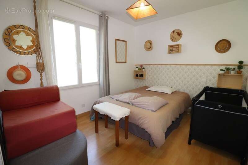Maison traditionnelle à vendre 7 pièces MATHA (17) - photo 3