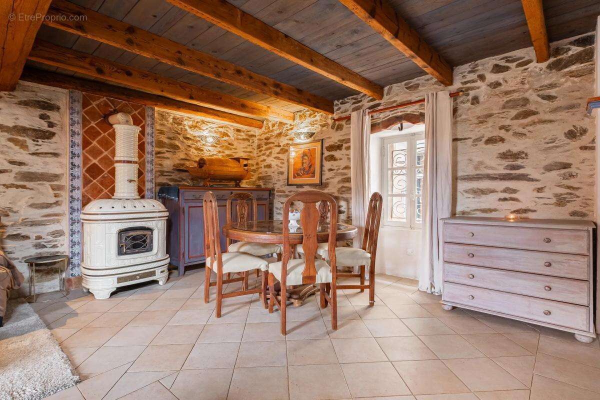 Maison à LA GARDE-FREINET