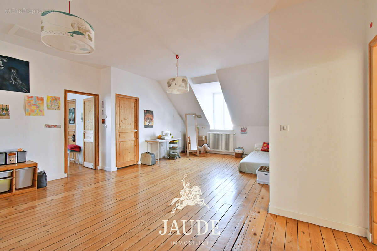 Duplex de caractère 236 m2   Dernier étage   Calme et écrin de verdure à 2 pas de Jaude à Chamalières - photo 15