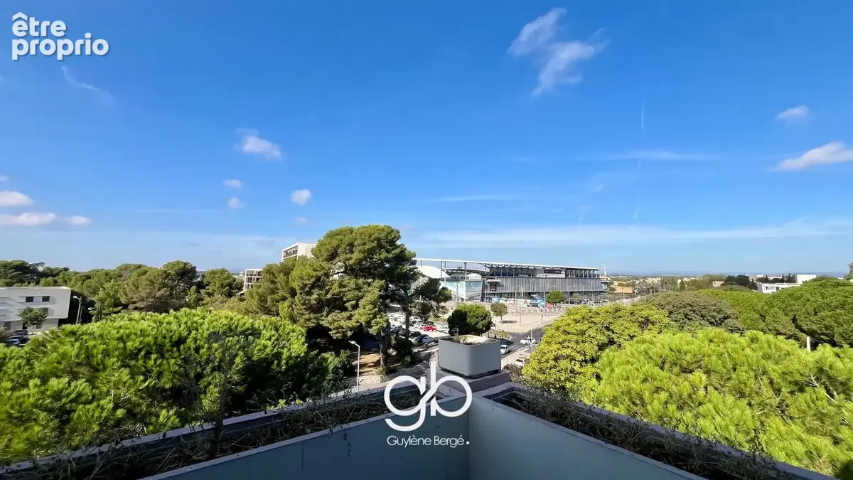 Rare dernier étage lumineux - 4 pièces de 100 m2 avec terrasse, parking et services - photo 10