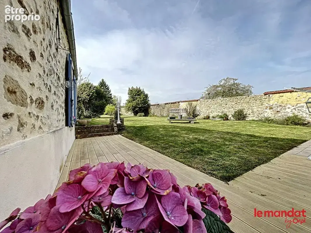 Belle maison en pierres rénovée de 9 pièces - photo 5