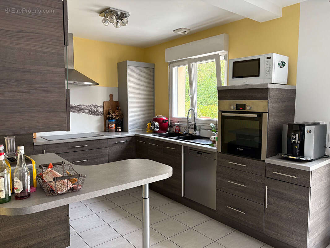Maison 6 pièces à vendre à 15 kms de Reims - photo 2