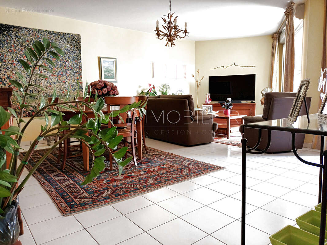 Appartement à MARSEILLE-3E