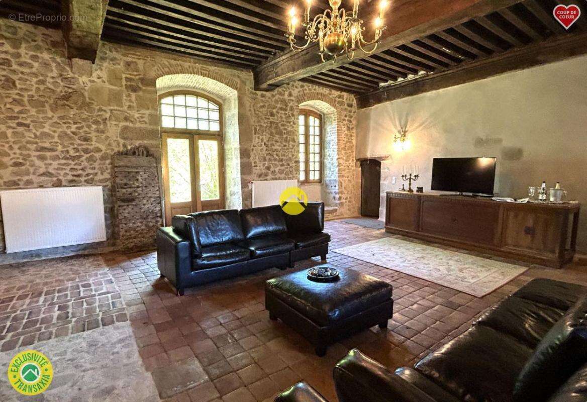 Maison à MONTAIGUT-LE-BLANC