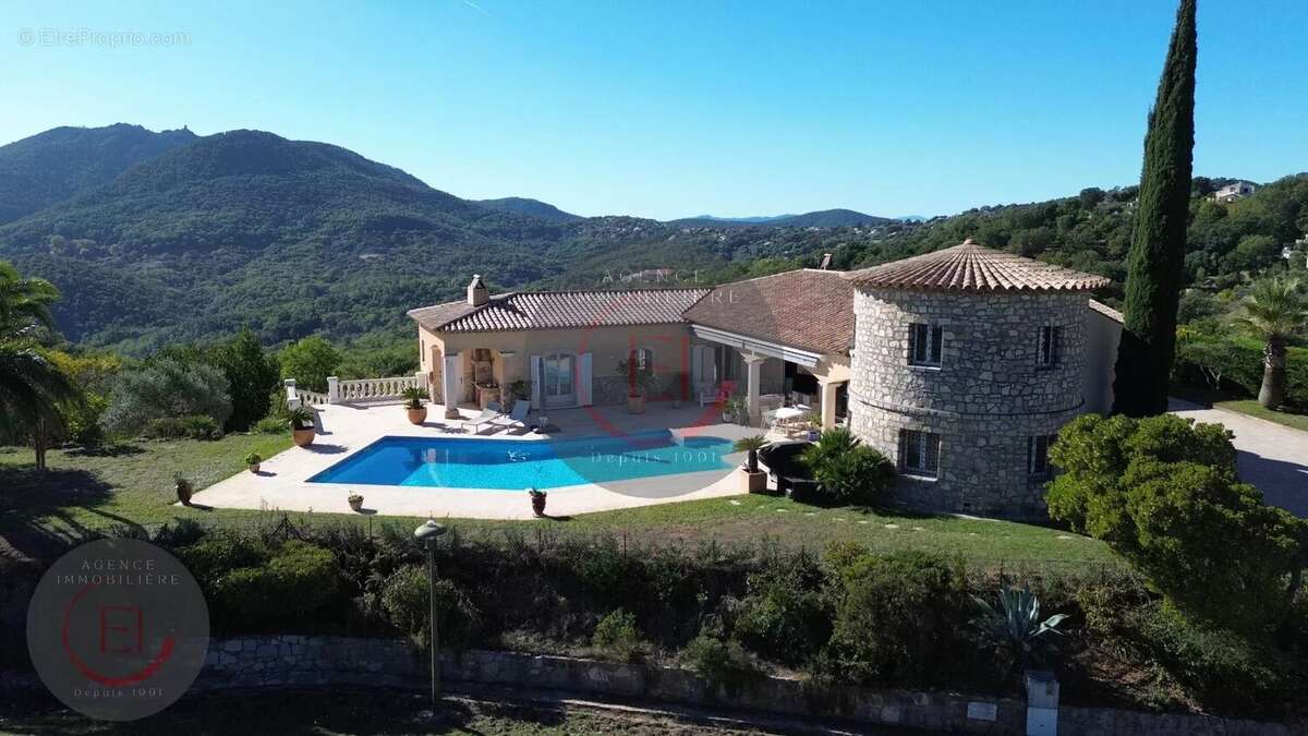 Maison à LES ADRETS-DE-L&#039;ESTEREL
