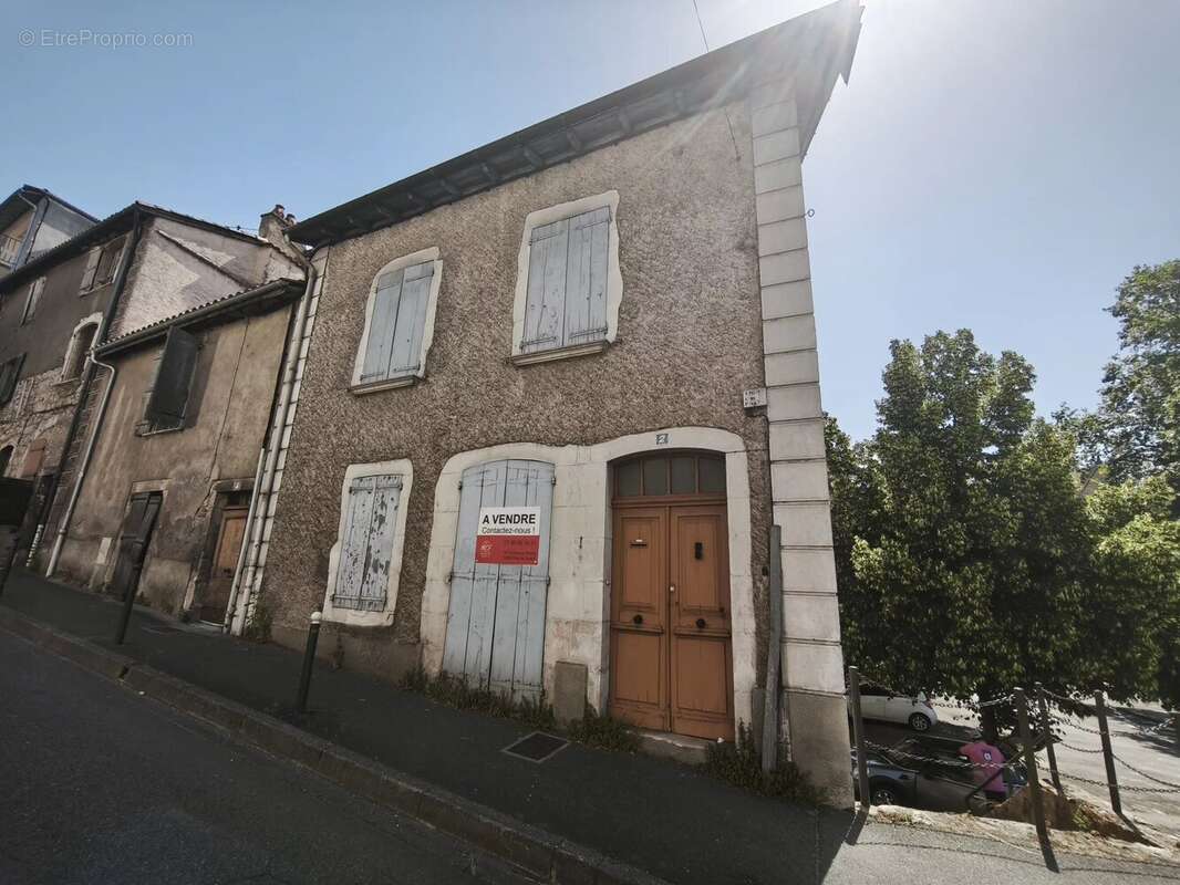 Maison à VILLEFRANCHE-DE-ROUERGUE