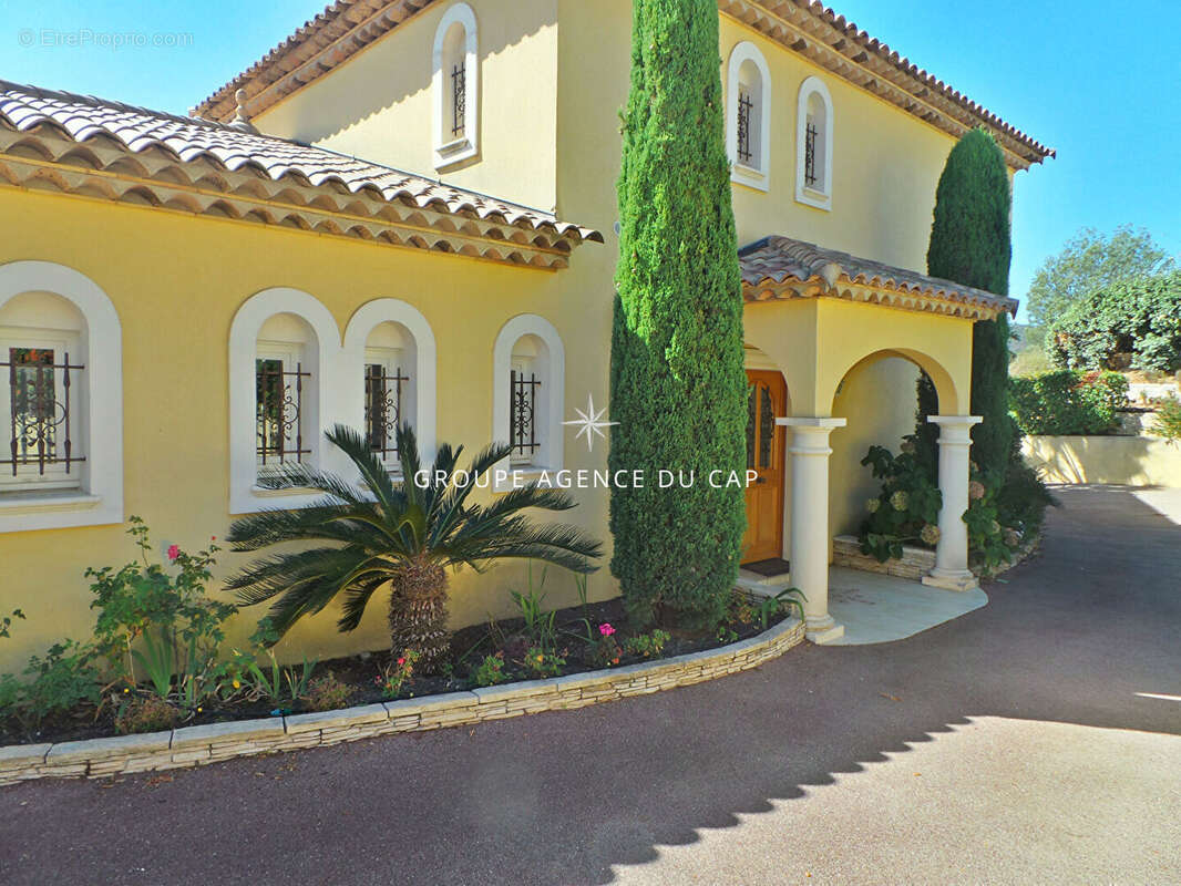 Maison à LES ISSAMBRES