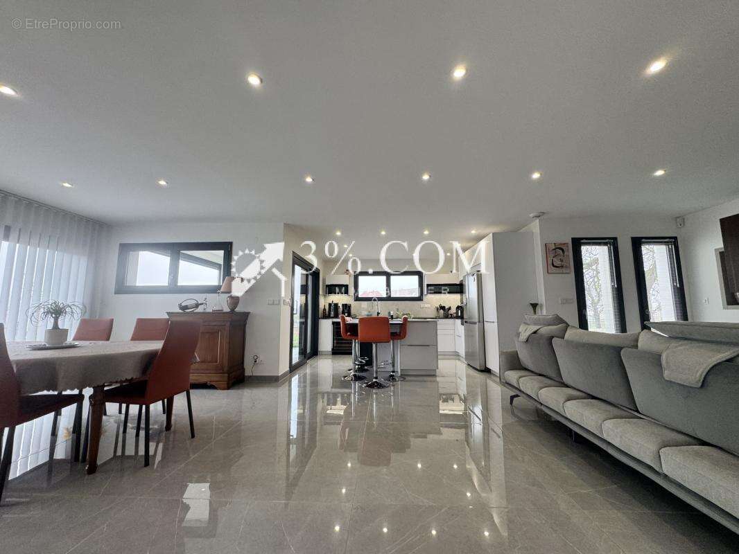 3%COM Magnifique villa de 160m2 avec piscine (2021) - photo 6