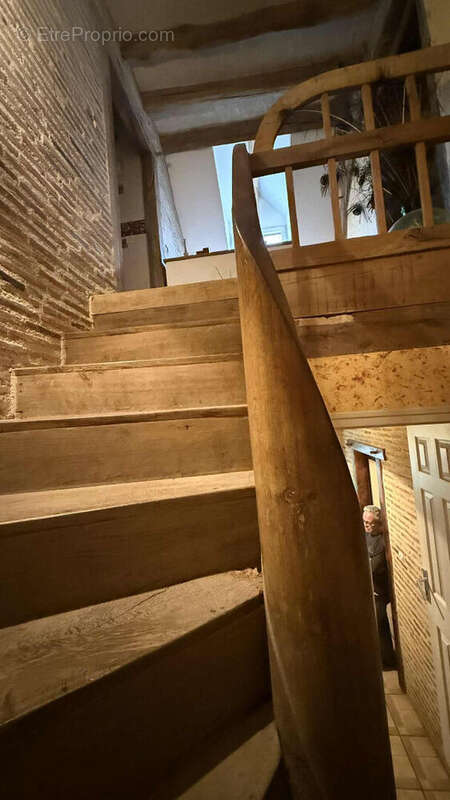 Maison à SEMUR-EN-VALLON