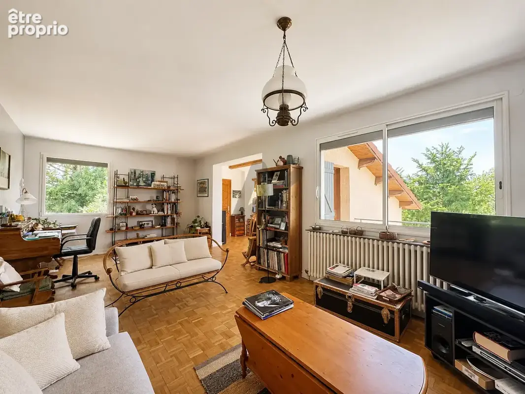 Maison familiale de 205 m2 dans un environnement privilégié à Limonest - photo 13