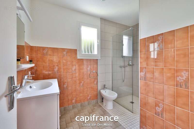 Maison à CHARBONNIERES-LES-BAINS