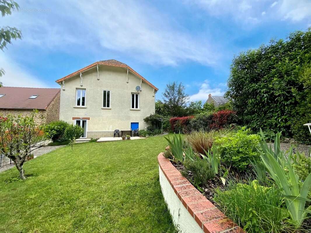Charmante maison de ville avec jardin à Arnac-la-Poste - photo 11