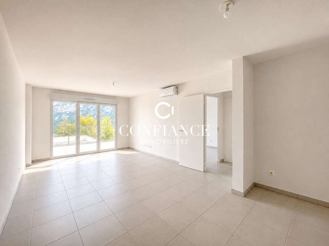 Appartement à GILETTE